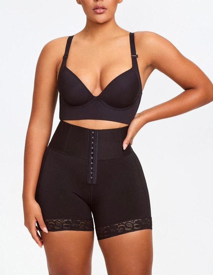 GAINE LOLA